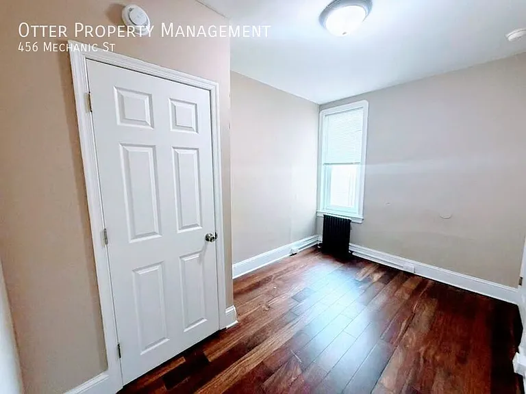 456 Mechanic St — Photo 30