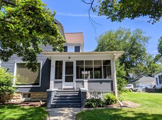 239 W Locust St #E, Dekalb, IL 60115