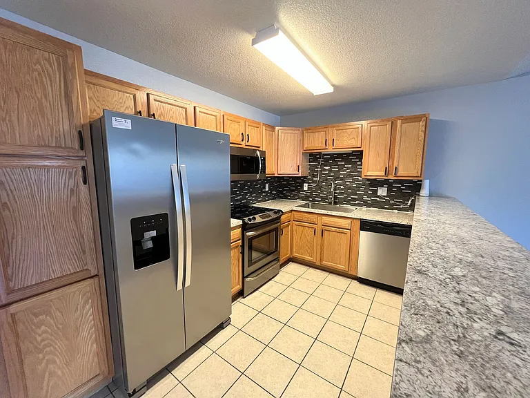 21084 Homer St #B — Photo 5