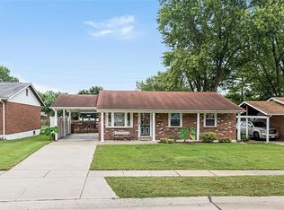 2520 Hedgerow Dr, Florissant, MO