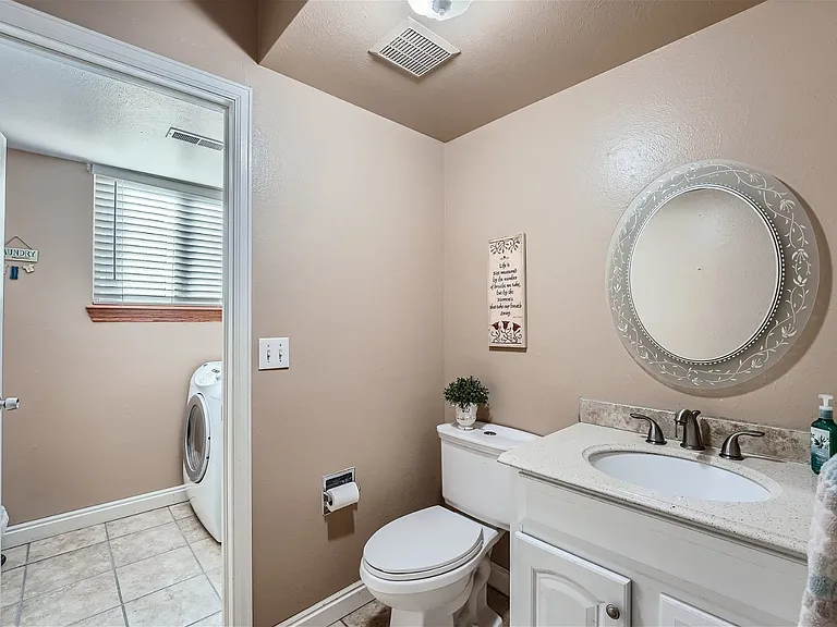 621 Devinney Ct — Photo 8