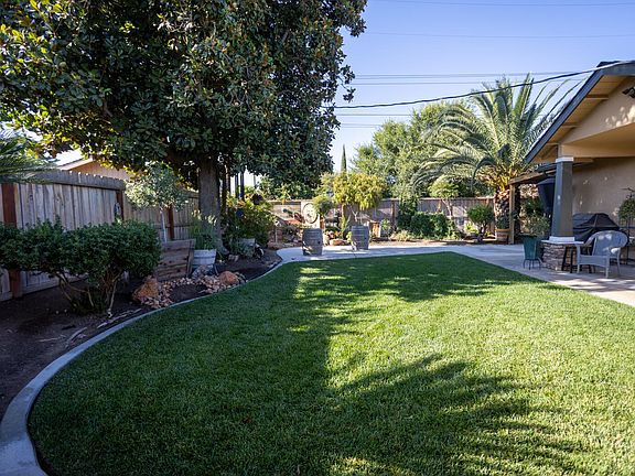 4th image of 823 W Kanai Avenue
