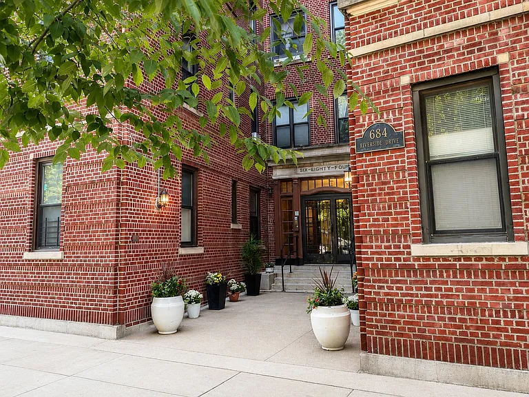 684 Riverside Dr #3A — Photo 10