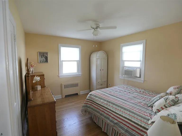 411 N Delavan Ave — Photo 15