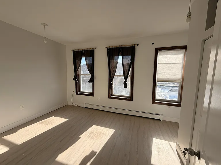 9212 Rockaway Beach Blvd #1 — Photo 5