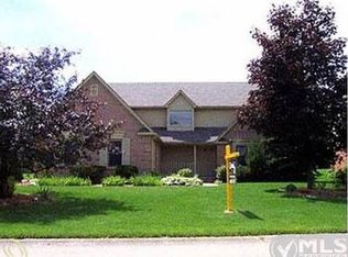 1674 Snowden Cir, Rochester Hills, MI 48306