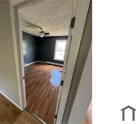 4th image of 79 Tulip St #1