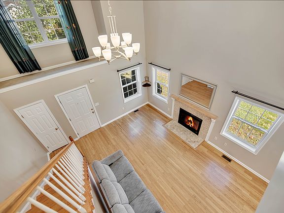 4th image of 35 Windy Hill Ln #35