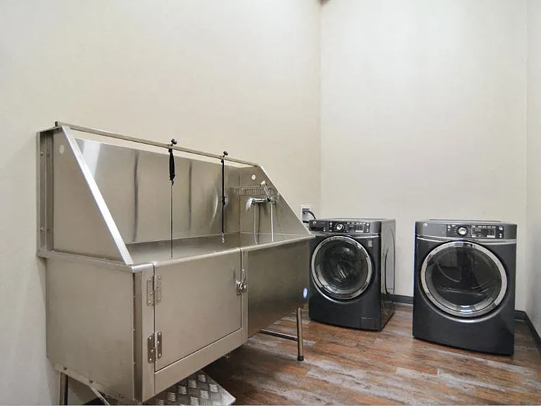 Orchard Crossing | Pet Wash Station