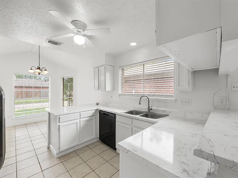 6606 Laurel Glen Dr — Photo 9