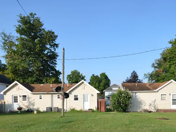 805 Van Buren St, Walkerton, IN 46574