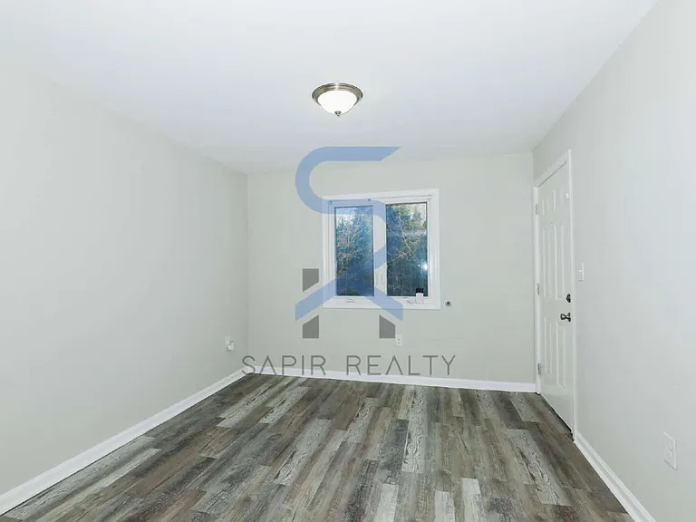 166 Anderson Ave NW #B12 — Photo 2