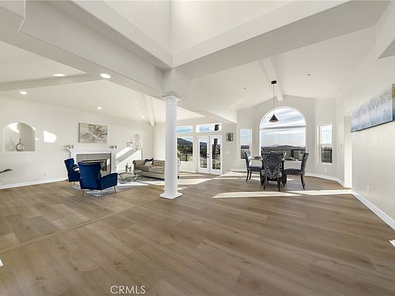 5th image of 1522 Maxwell Ln