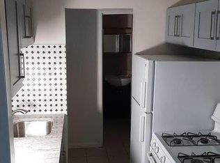 303 W Hawthorne Cir APT 4, Mount Prospect, IL 60056