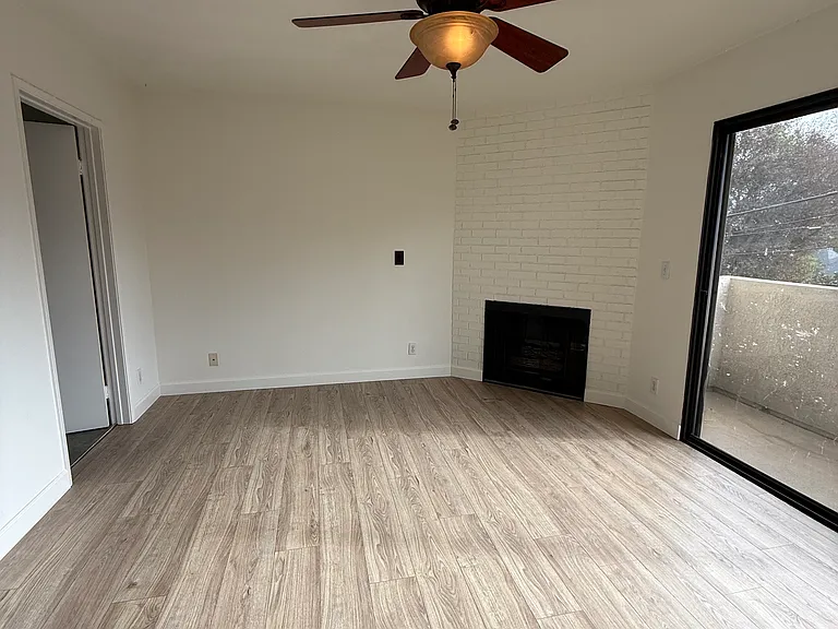 10330 Riverside Dr #B — Photo 10