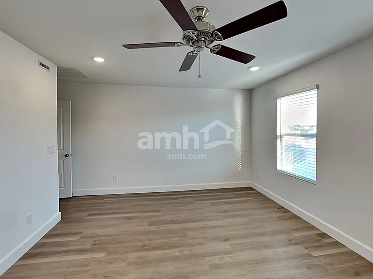 6411 Rush Ave — Photo 8