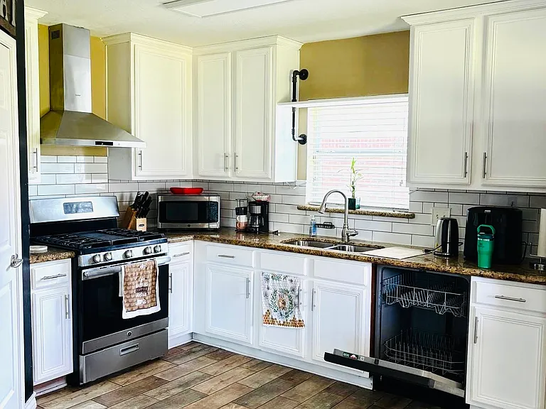 17515 Cypress Orchard Ln — Photo 4