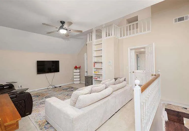 160 Clipper Bay Dr — Photo 25