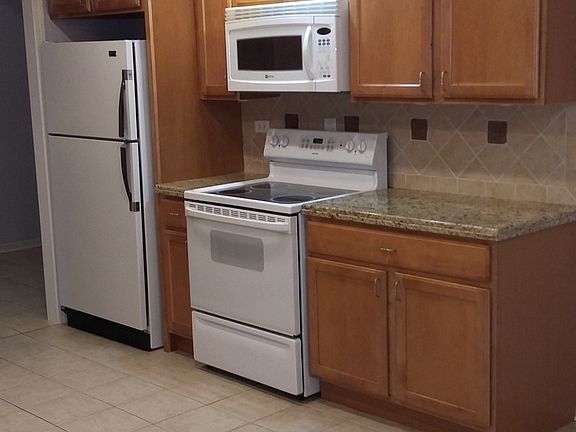 3rd image of 130 Country Club Dr