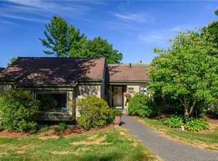 608 Heritage Vlg #A, Southbury, CT
