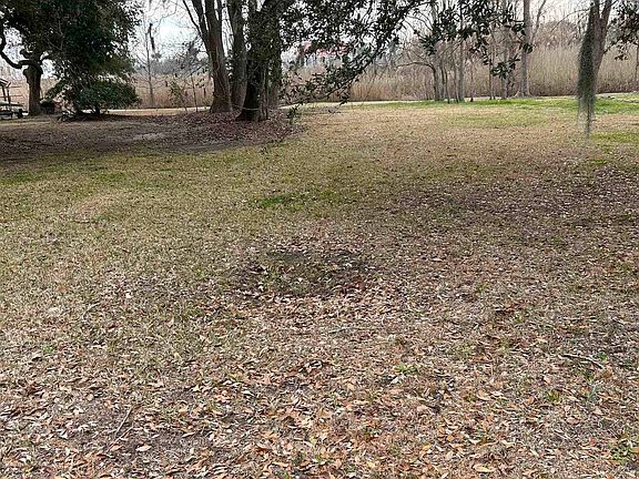 2nd image of 325 Kauffman St.