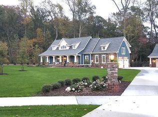 127 Green Spring Dr, Suffolk, VA 23435