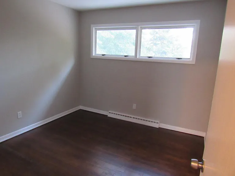 1065 Howe Ave — Photo 19