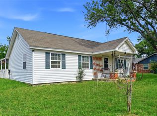 904 S Perrin St, Decatur, TX 76234