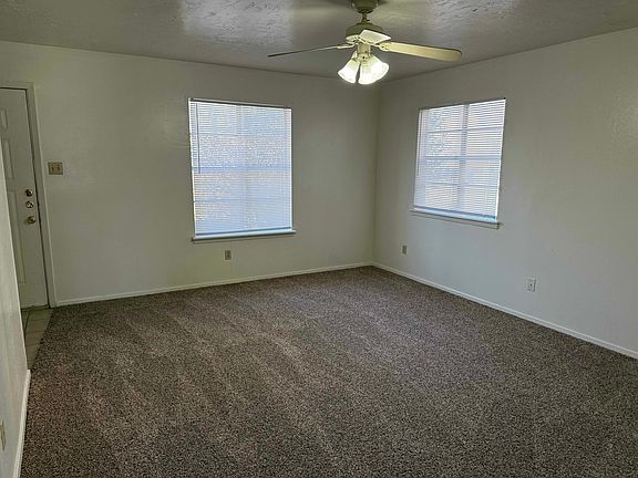 5th image of 1000 Autumn Cir APT D