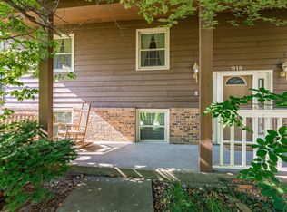 918 Acorn Ln, Muscatine, IA 52761