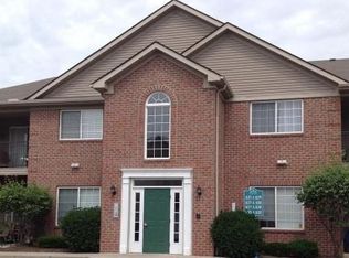 8077 Cranes Crossing Dr #S, Lewis Center, OH 43035