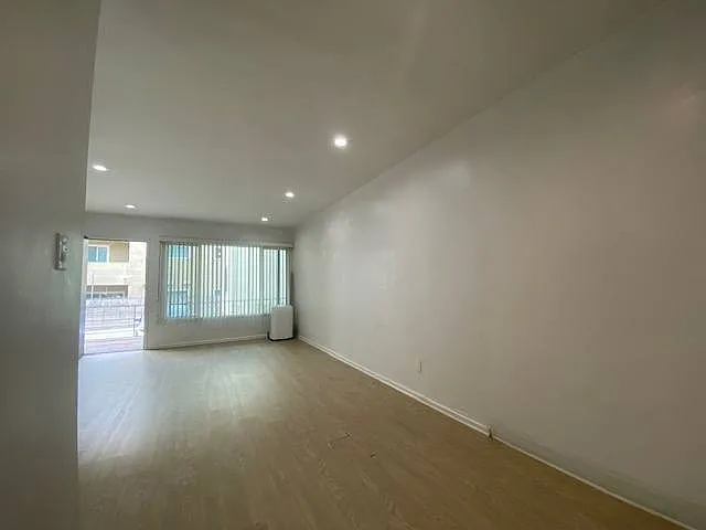 1837 N Gramercy Place — Photo 11