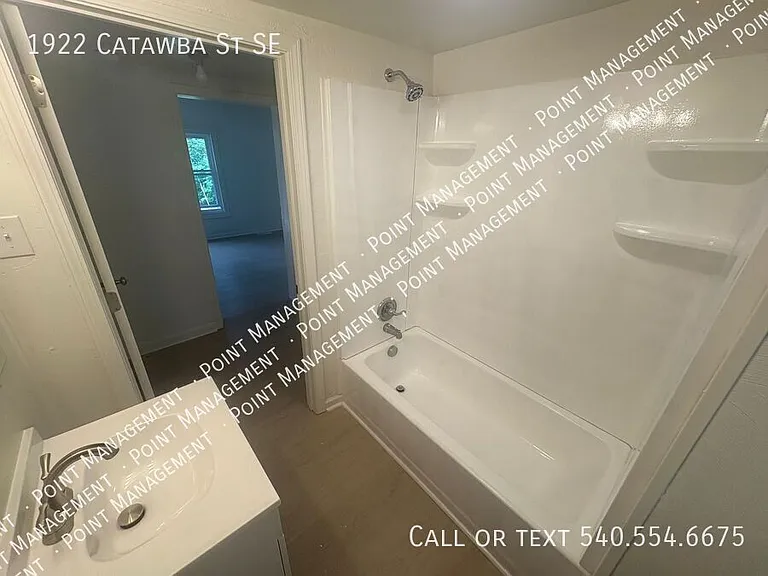 1922 Catawba St SE — Photo 7