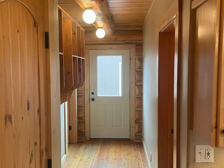 1084 E Moody Rd — Photo 9