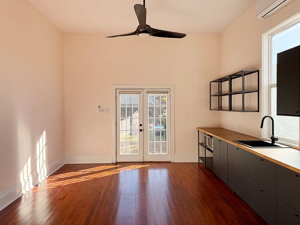 kitchen / living room