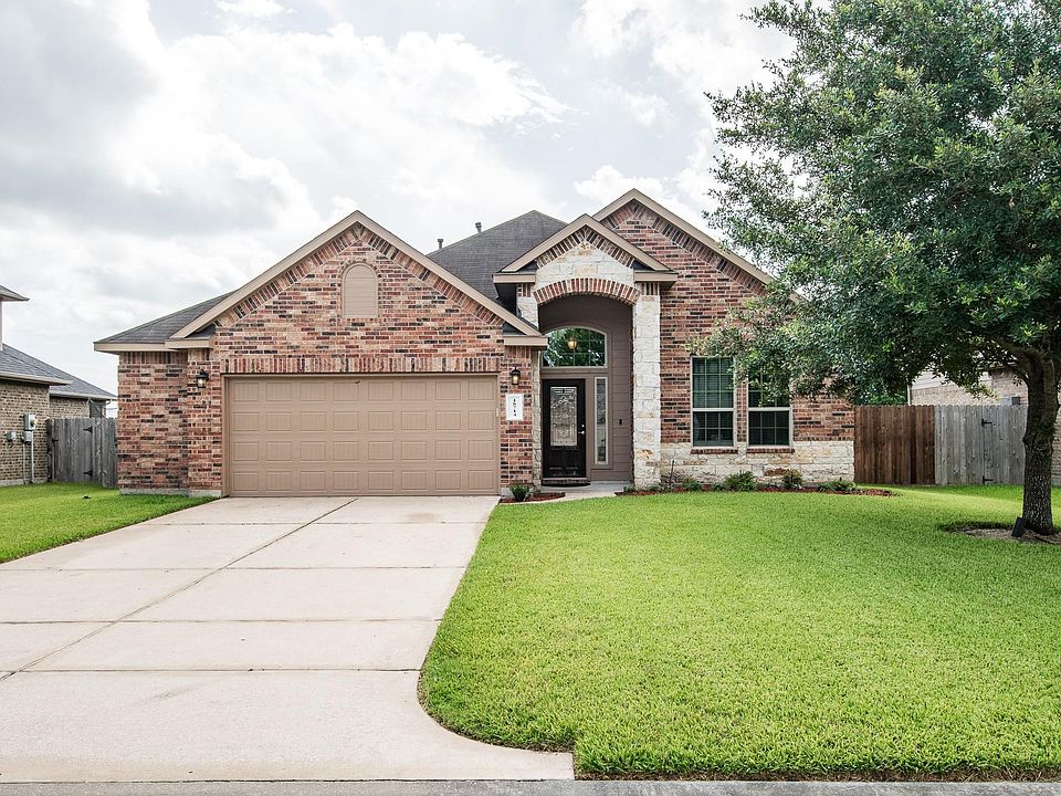 1st image of 18714 Deer Trace Dr