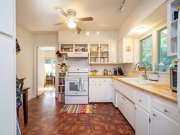 2nd image of 3503 Eastis Dr