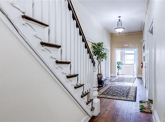 4th image of 219 N 19th St #U32