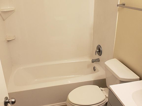 5th image of 33 Mead St APT 3