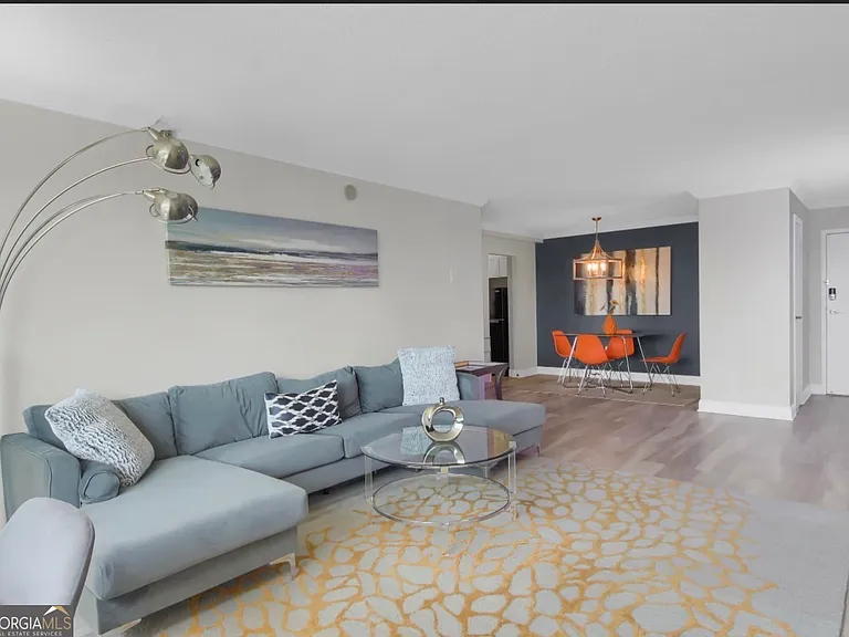 2479 Peachtree Rd NE — Photo 3