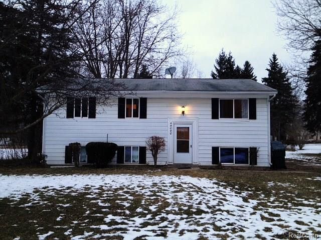 2nd image of 44040 Durson St