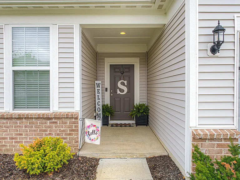5417 Aster Dr — Photo 2