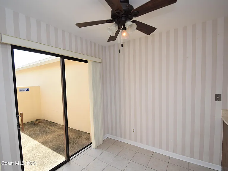 658 Atlantic Dr — Photo 14