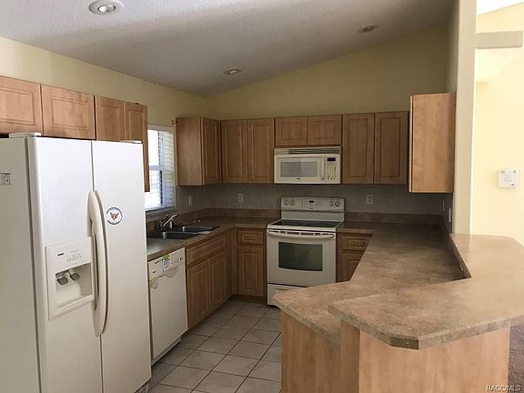3rd image of 7950 N Galena Ave