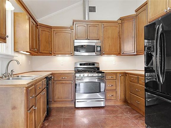 5th image of 2401&2413 New York St