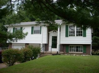 3513 Stanka Ln, Godfrey, IL 62035