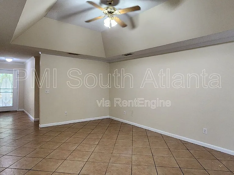 2735 Stanton Woods Dr SE — Photo 11