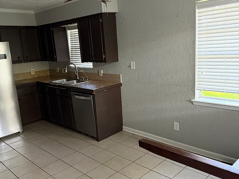 137 Old Angleton Rd — Photo 12