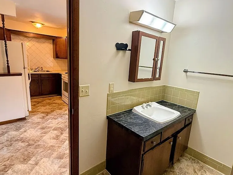 442 Avis Ave NW — Photo 9