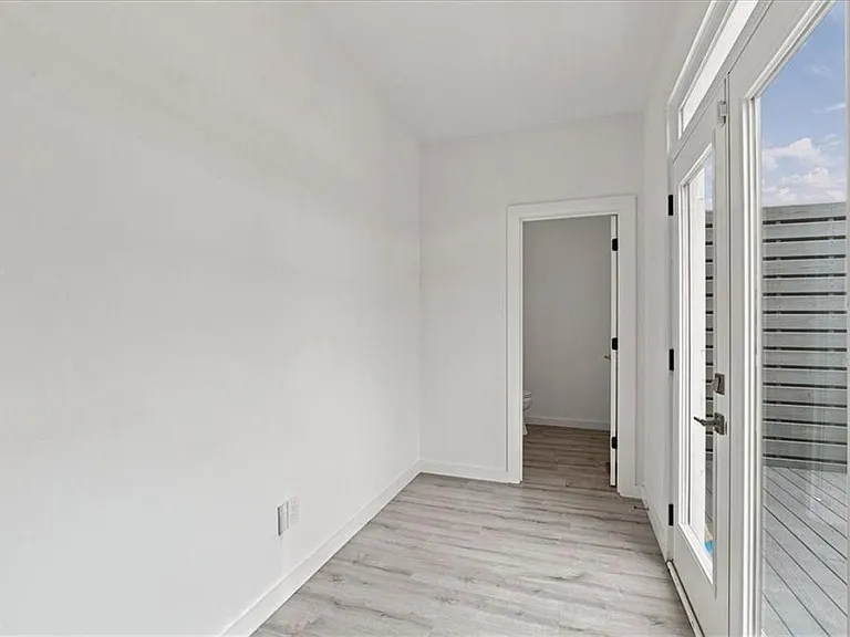 1077 Glen Opal Dr — Photo 20